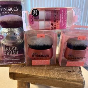 Lot of 4 Real Techniques makeup brushes & sponges New kabuki, blenders